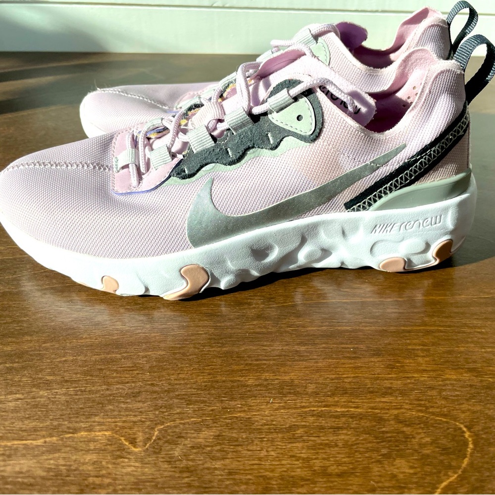 Girls Nike Renew Sneaker size 3.5
